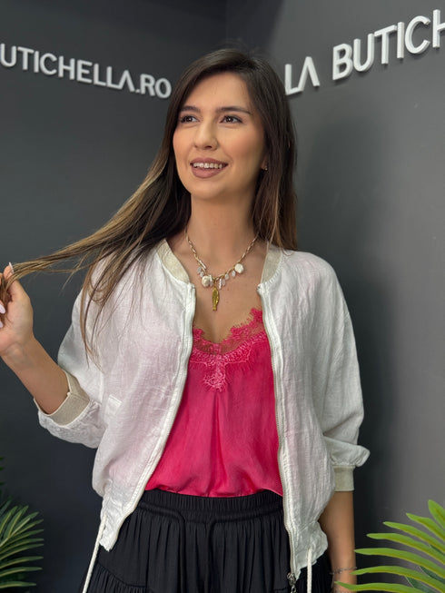 JACHETĂ LINARA