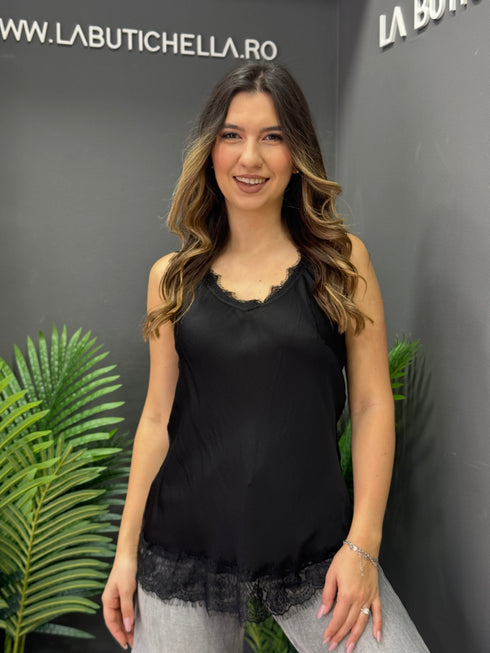 MAIOU LARA