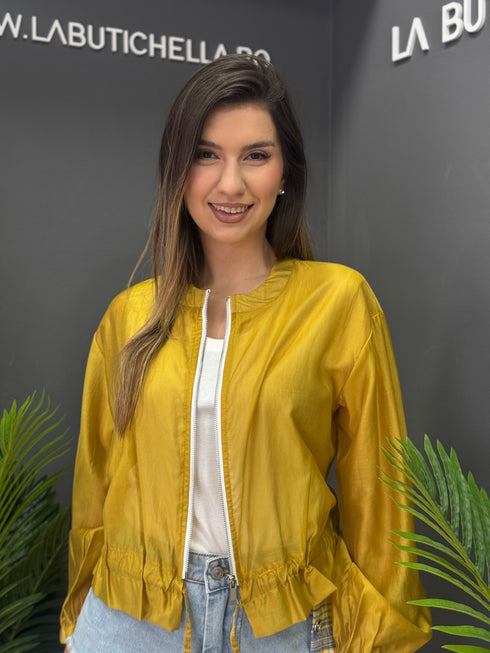 JACHETĂ MILENA