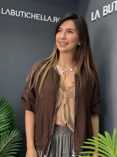 JACHETĂ LINARA