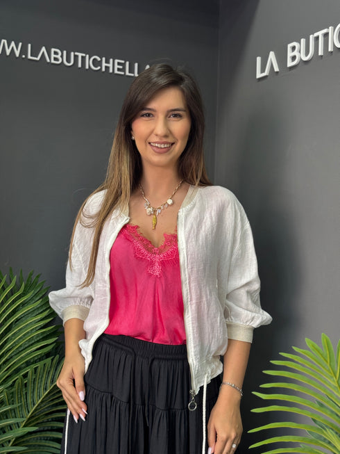 JACHETĂ LINARA