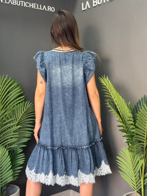 ROCHIE DENIMIA