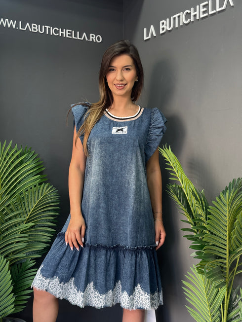 ROCHIE DENIMIA