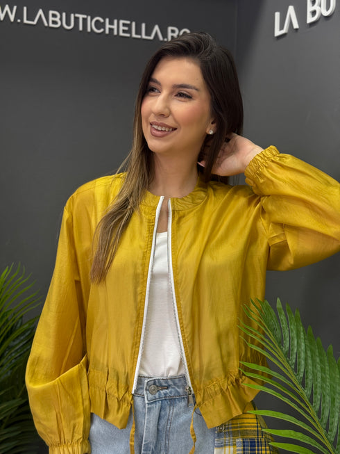 JACHETĂ MILENA